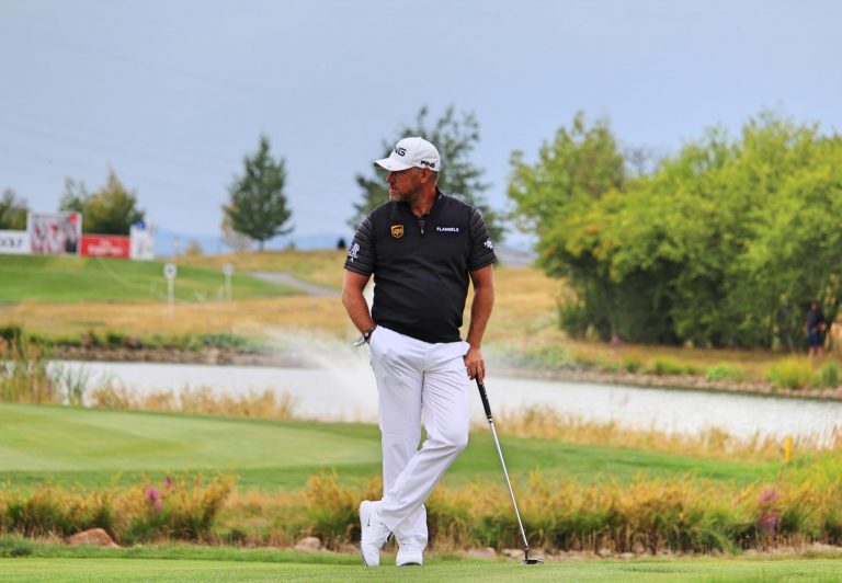 Lee Westwood on the green D+D Real Czech Masters